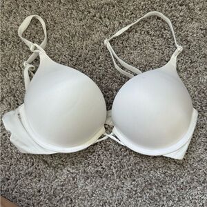 White VS bombshell bra